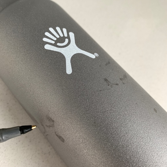 *Smudged* Standard Mouth Hydro Flask Water Bottle With Loop Cap, Graphite Gray - Picture 2 of 9